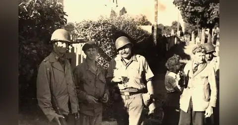 WHEN HEMINGWAY LIBERATED THE PARIS RITZ