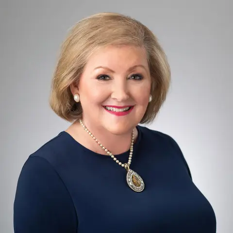 Close Up Radio Spotlights Trailblazing HR Director Gloria Cuenod