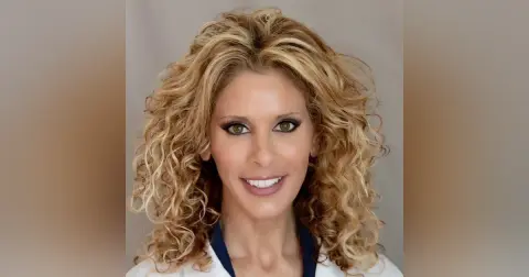 Close Up Radio Welcomes Back Dedicated Surgeon Dr. Sharona Ross