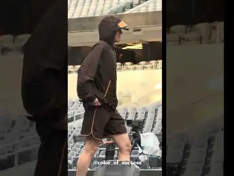 Jimin Spoiled Soundcheck with J-hope's tattoo before concert!