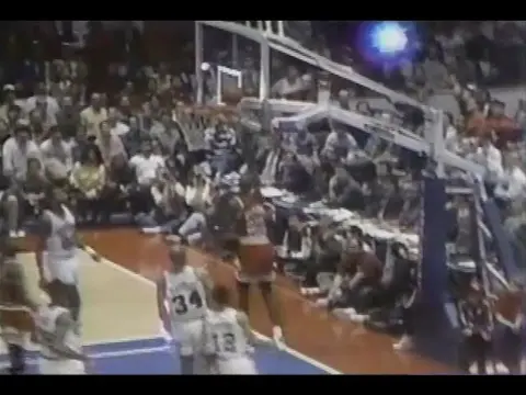 Michael Jordan surpasses Bob Love as Chicago Bulls' all-time scoring leader | 01-26-1990