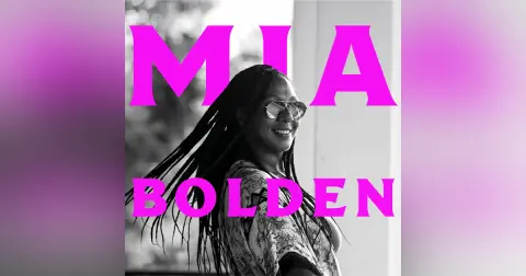 Solo Travel Outside Your Comfort Zone (Mia Bolden – S6 | E238)