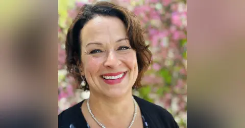 Close Up Radio Spotlights Nurse and Wellness Coach Yolanda Hammond of Wellness Ease