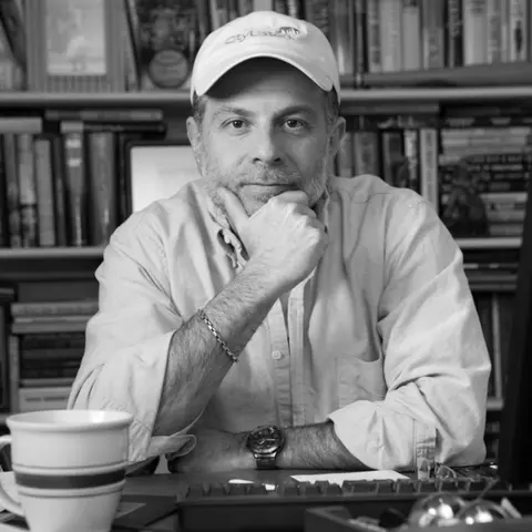 A WRITER'S LIFE 📚 DANIEL PAISNER