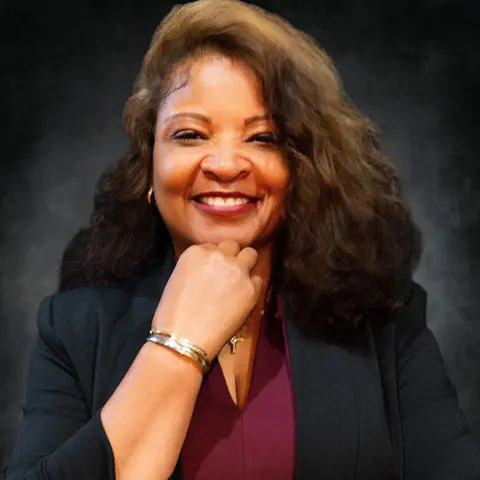 Close Up Radio Spotlights Author and Minister Lisa S. Owens of Surrender All