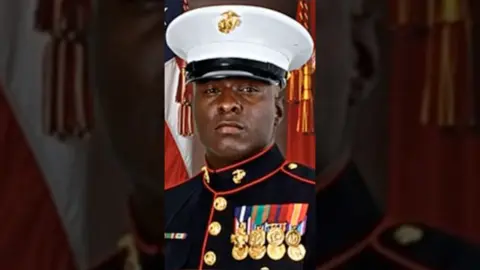 US Marine Corps GySgt Aubrey McDade Jr.: Navy Cross Recipient Operation Iraqi Freedom