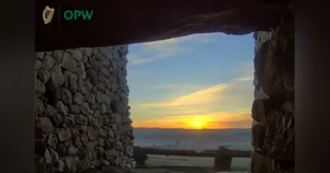 Newgrange Winter Solstice with Gabriel Cooney – Amplify Archaeology Podcast
