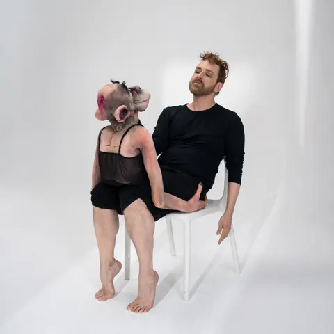 Puppetry in Dance Theatre
