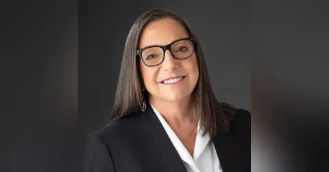 Close Up Radio Spotlights Divorce Attorney and Mediator Teresa Ombres