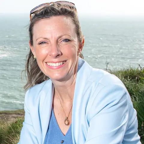 S3E7: Val Cummins PhD - Tapping the energy of Coastal Ireland