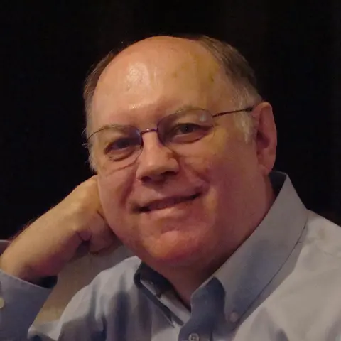 Close Up Radio Spotlights Author Garrett Glass
