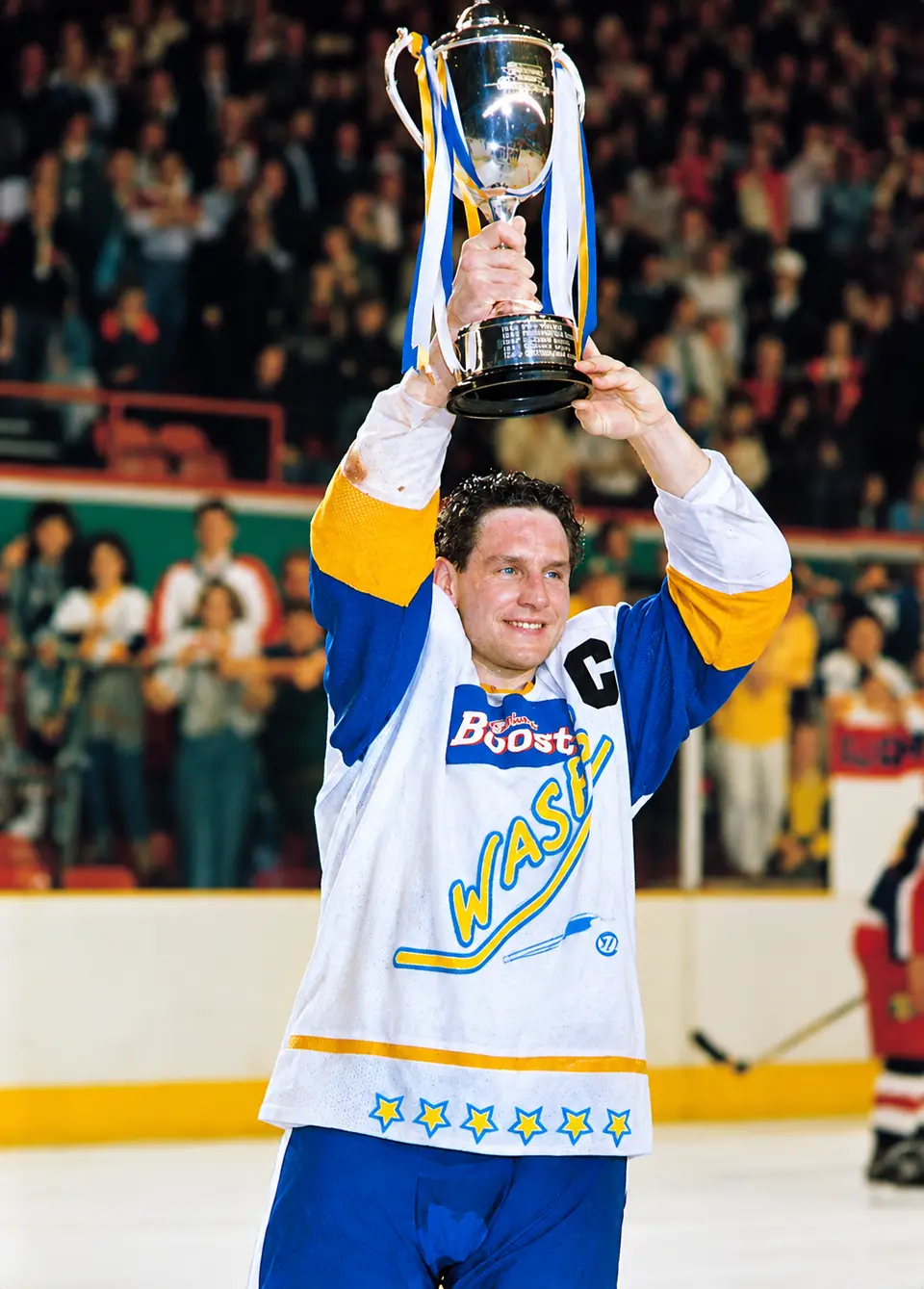 Mike O'Connor – Durham Wasps 1991 Wembley Grand Slam Durham Wasps captain Mike O'Connor lifts the Heineken Championship trophy at Wembley Arena in April 1991.