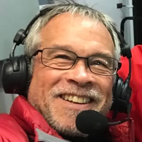 Leading from the Middle with Glenn Crooks, TV/Radio Broadcaster, Journalist, and Soccer Coach
