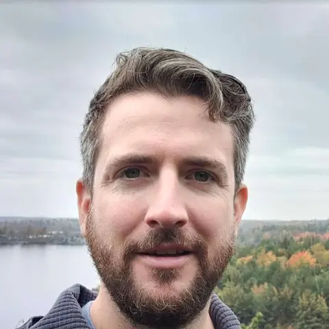 Snap, Share, Repeat: How Picsaurus Is Automating Photo Sharing for Tour Operators ft. Neal Belovay - Episode #172