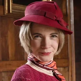 Lucy Worsley Profile Photo