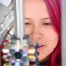 Quantum sensors benefit from miniaturized ultrahigh vacuum