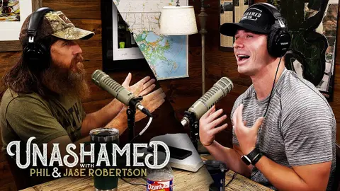 Ep 459 | Sadie Robertson & Christian Huff’s Love Story & Why Phil Really Built His Podcast Studio