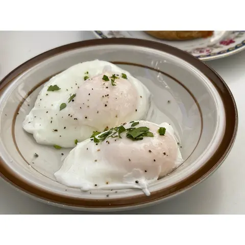 Huevos escalfados, pochados o en baño de María: ¿cómo se llaman en tu país o región?