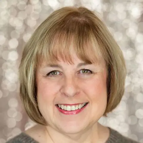 Close Up Radio Welcomes Back Life and Success Coach LouAnne Hunt